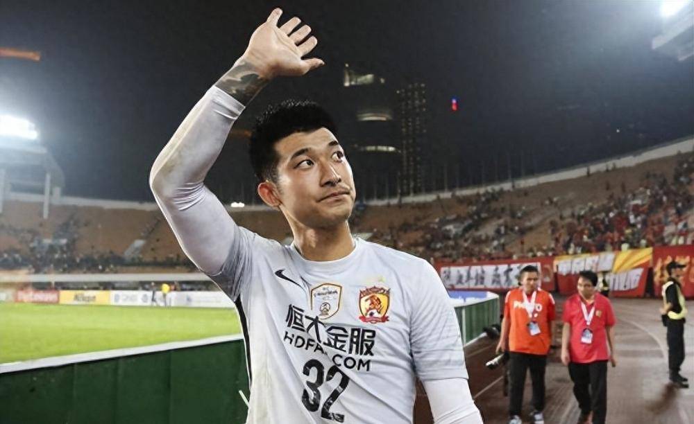 蜂鸟竞技-训练课后突围战来临,四川男篮围绕法联杯再遭质疑,媒体盛赞,赛程密集仍需轮换的简单介绍