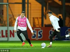 包含莱万多夫斯基关键节点势不可挡，SKT带队取胜！的词条