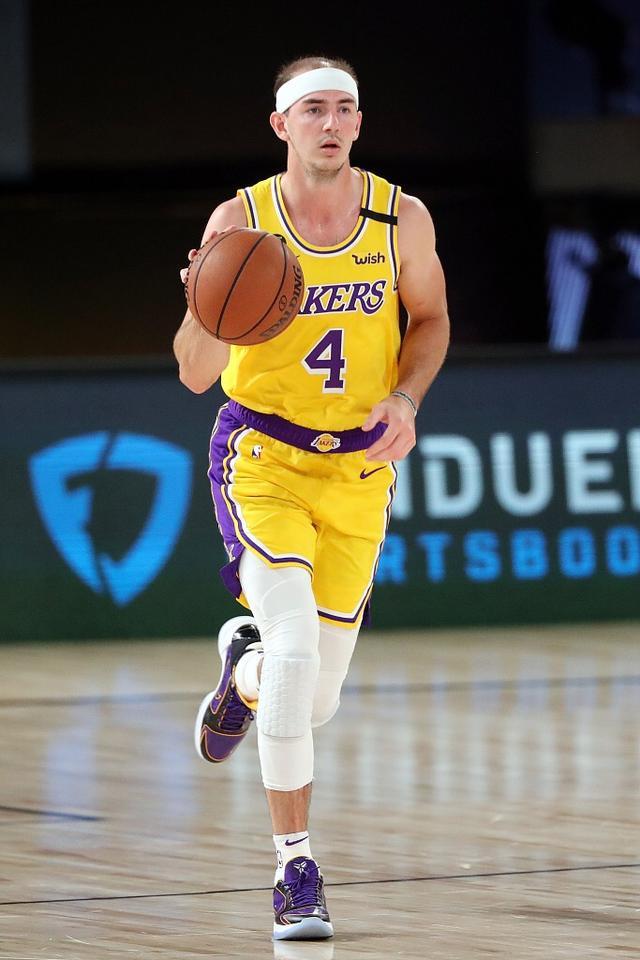 蜂鸟电竞-Uzi连续七场比赛得分超过绝杀，快船挑战极限！的简单介绍